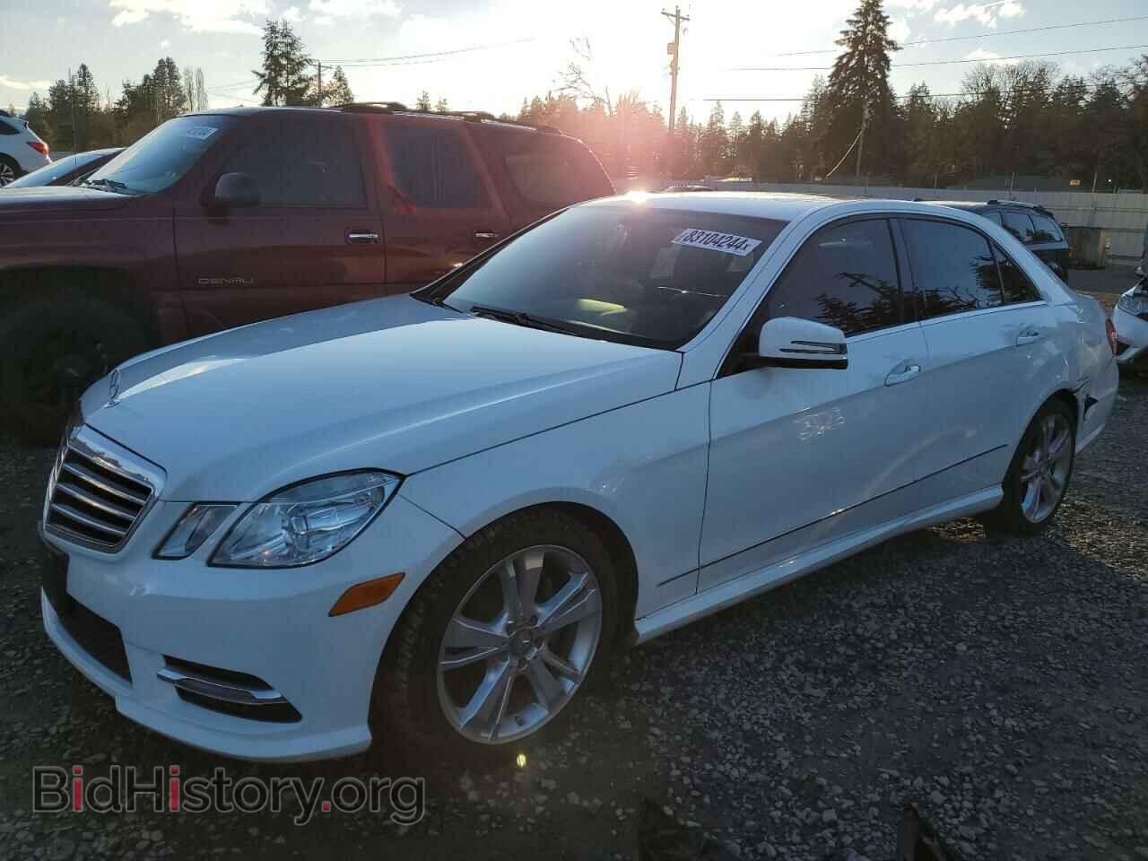 Photo WDDHF8JB6DA725933 - MERCEDES-BENZ E-CLASS 2013