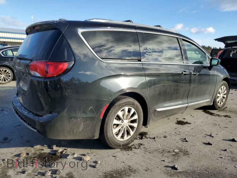 2019 Chrysler PACIFICA (VIN 2C4RC1BG2KR592833) — photo 3 of 14