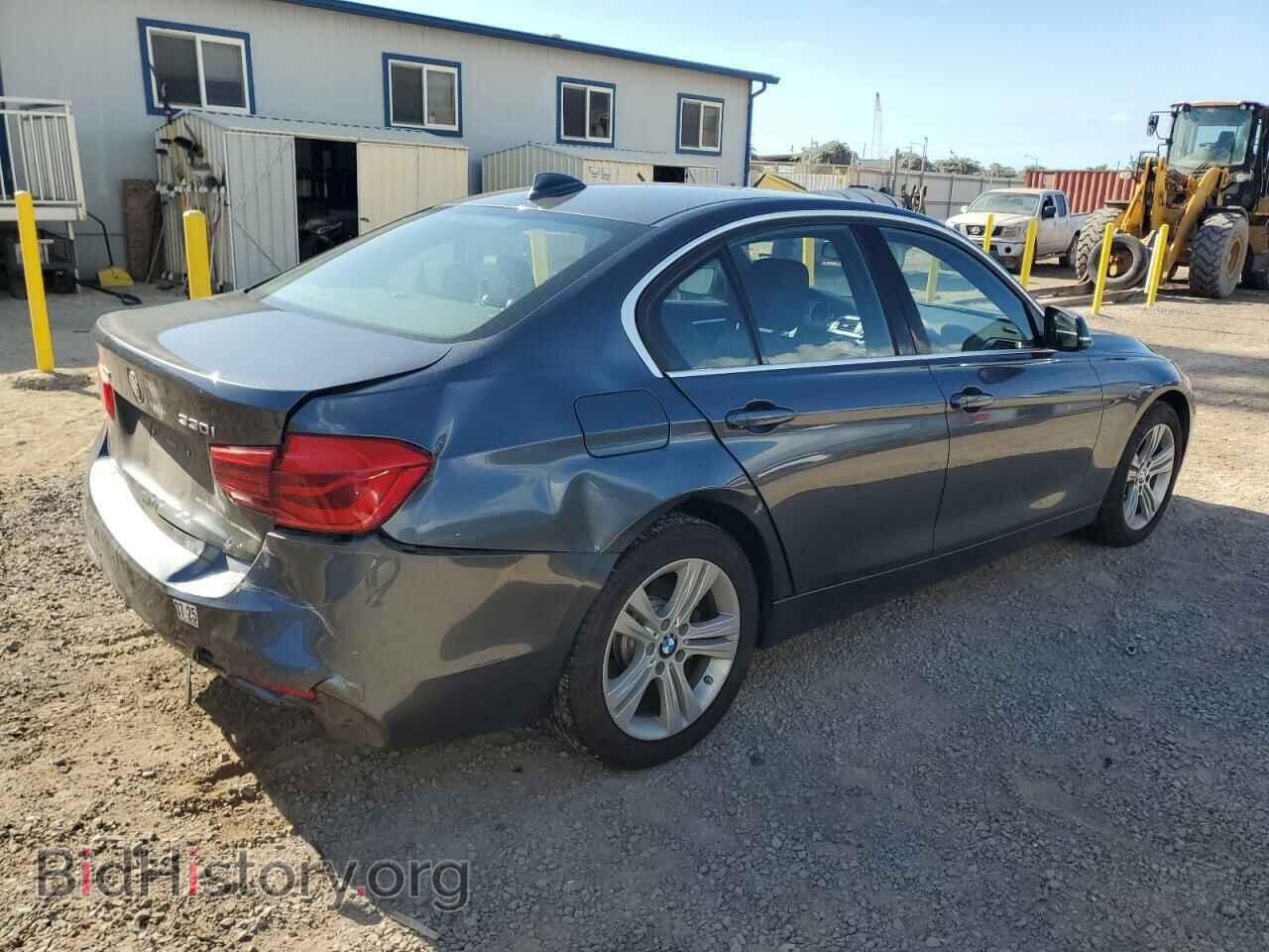 2017 BMW 3 SERIES - VIN: WBA8D9C53HA003822 - Фото 3