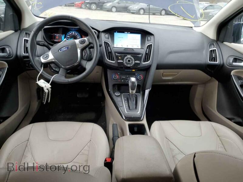 2017 Ford FOCUS (VIN 1FADP3R46HL319780) — photo 8 of 12