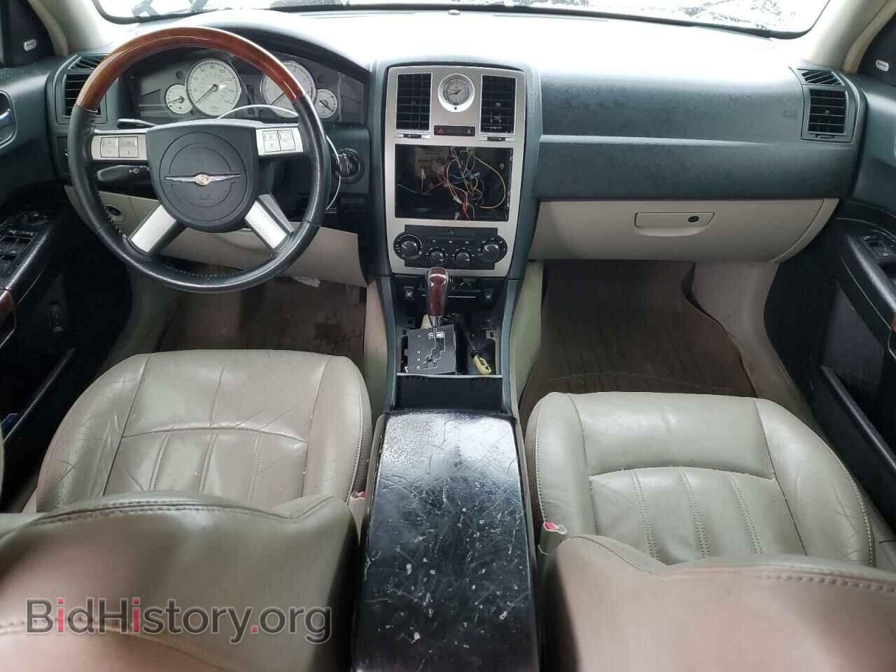 2006 CHRYSLER 300 - VIN: 2C3KA63H26H104640 - Фото 8