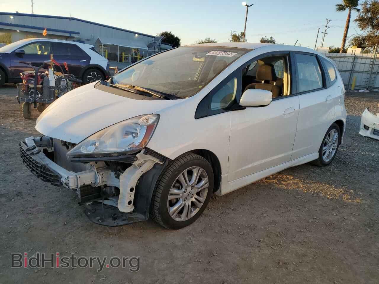 Фотография JHMGE8H58BC010094 - HONDA FIT 2011