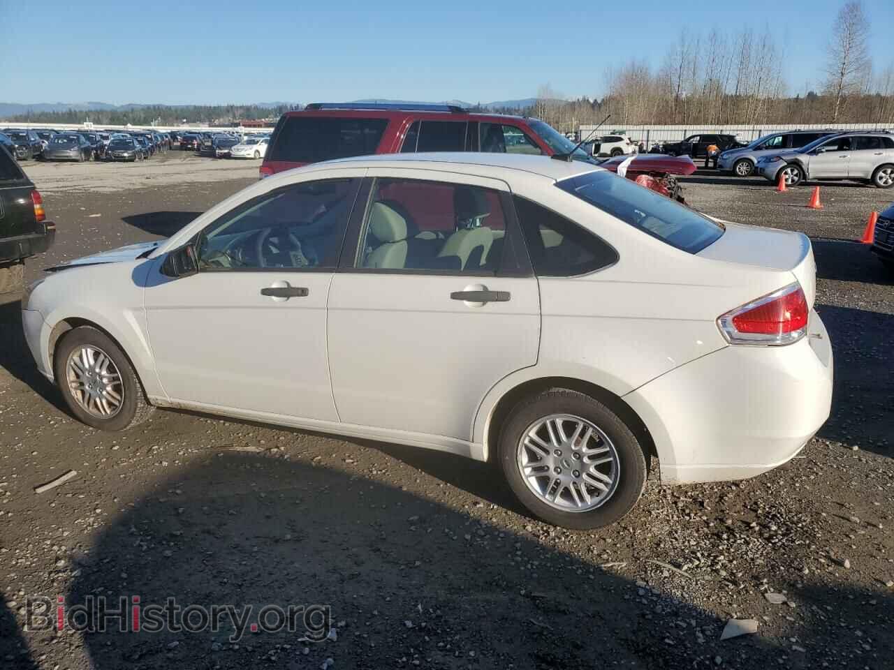 2011 FORD FOCUS - VIN: 1FAHP3FN3BW203151 - Фото 2