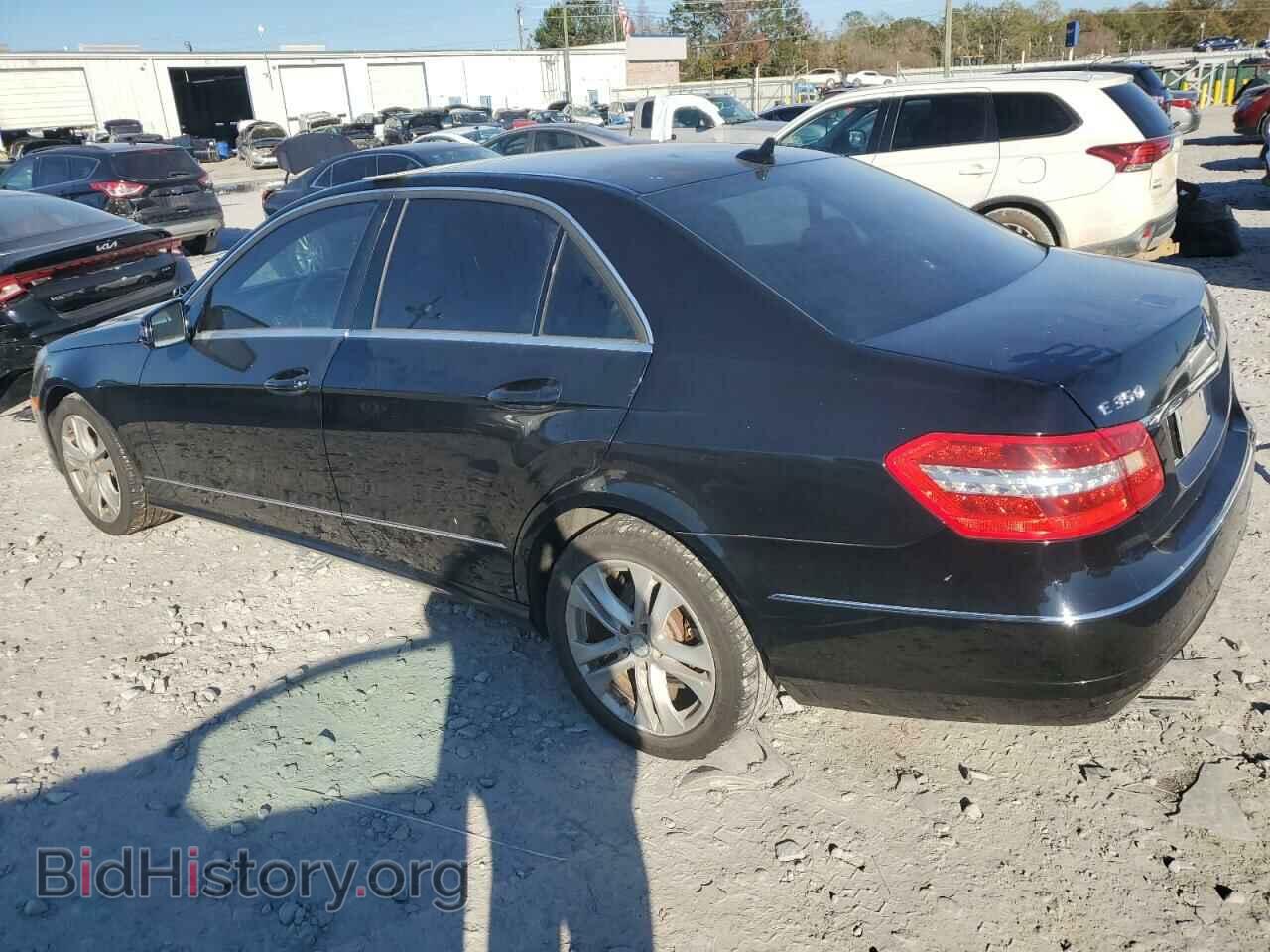 2011 MERCEDES-BENZ E-CLASS - VIN: WDDHF8HB9BA372428 - Фото 2