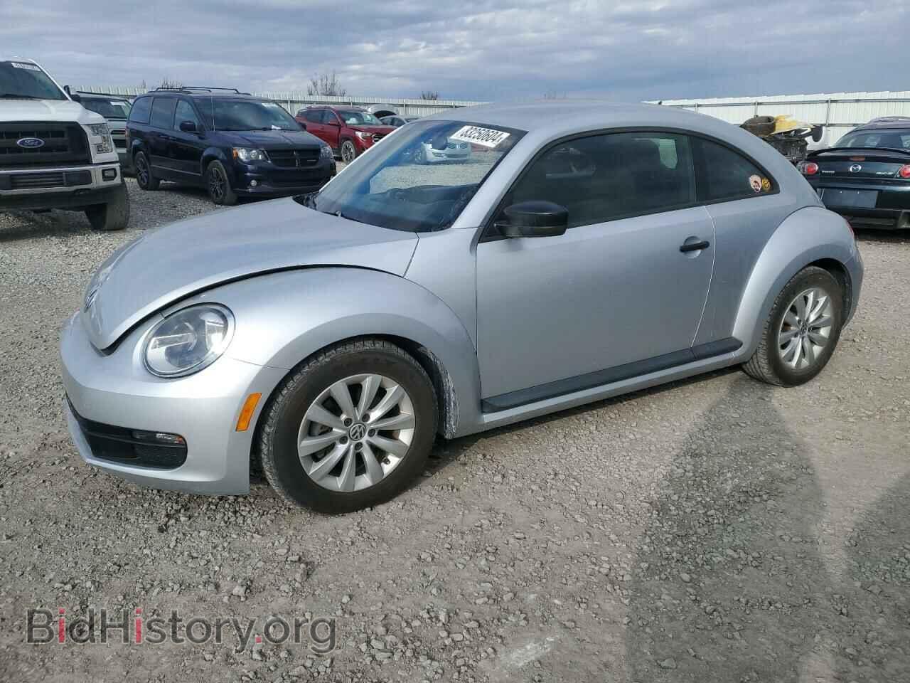 Photo 3VWF17AT4EM634714 - VOLKSWAGEN BEETLE 2014