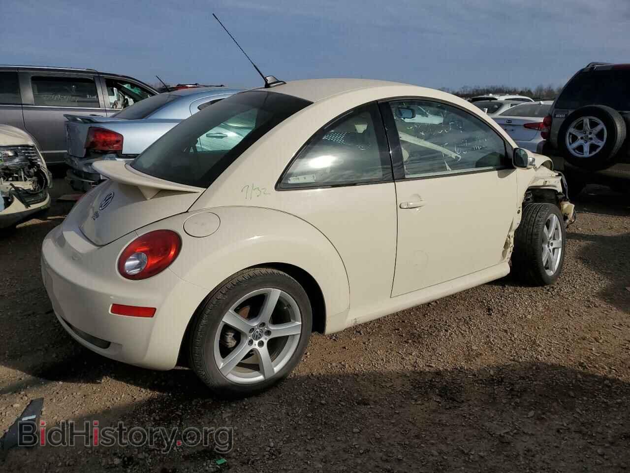 2010 VOLKSWAGEN BEETLE - VIN: 3VWPW3AG2AM032647 - Фото 3