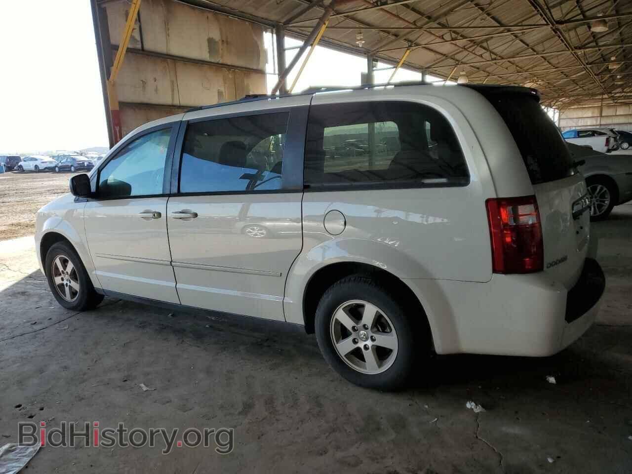 2010 DODGE CARAVAN - VIN: 2D4RN3D12AR332111 - Photo 2