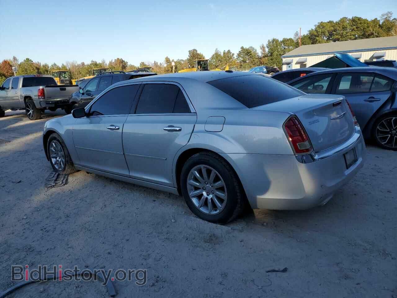 2012 CHRYSLER 300 - VIN: 2C3CCACG5CH310717 - Фото 2