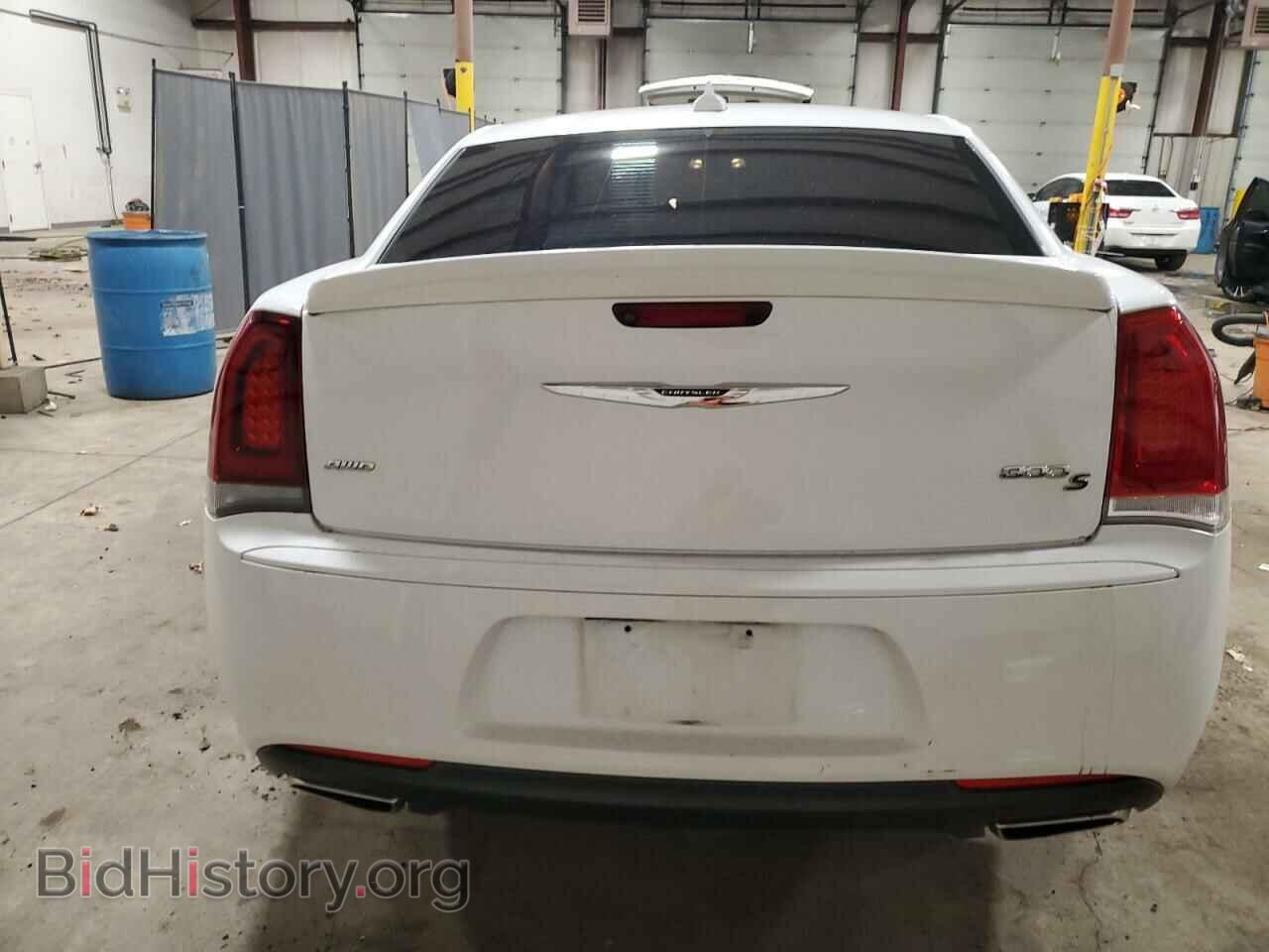 2019 CHRYSLER 300 - VIN: 2C3CCAGG0KH610710 - Фото 6