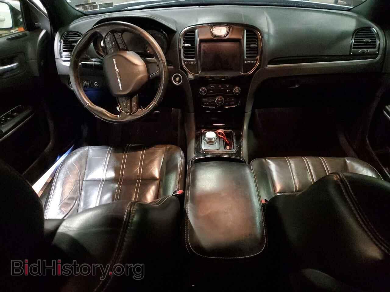 2019 CHRYSLER 300 - VIN: 2C3CCAGG0KH610710 - Фото 8