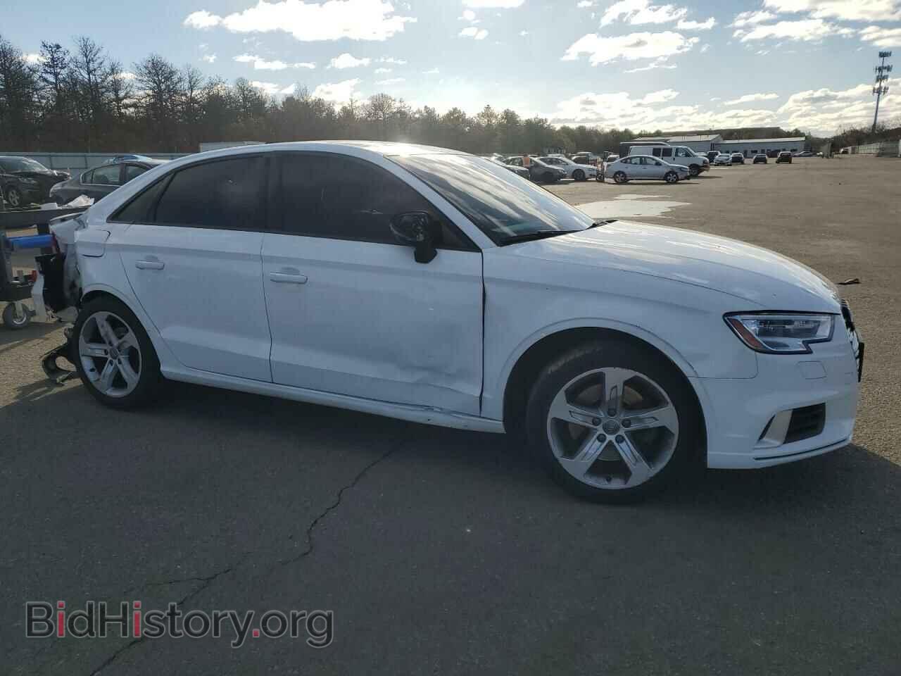 2018 AUDI A3 - VIN: WAUB8GFF7J1045189 - Фото 4
