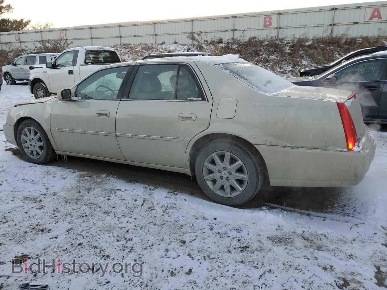 2011 CADILLAC DTS - VIN: 1G6KH5E69BU110863 - Photo 2