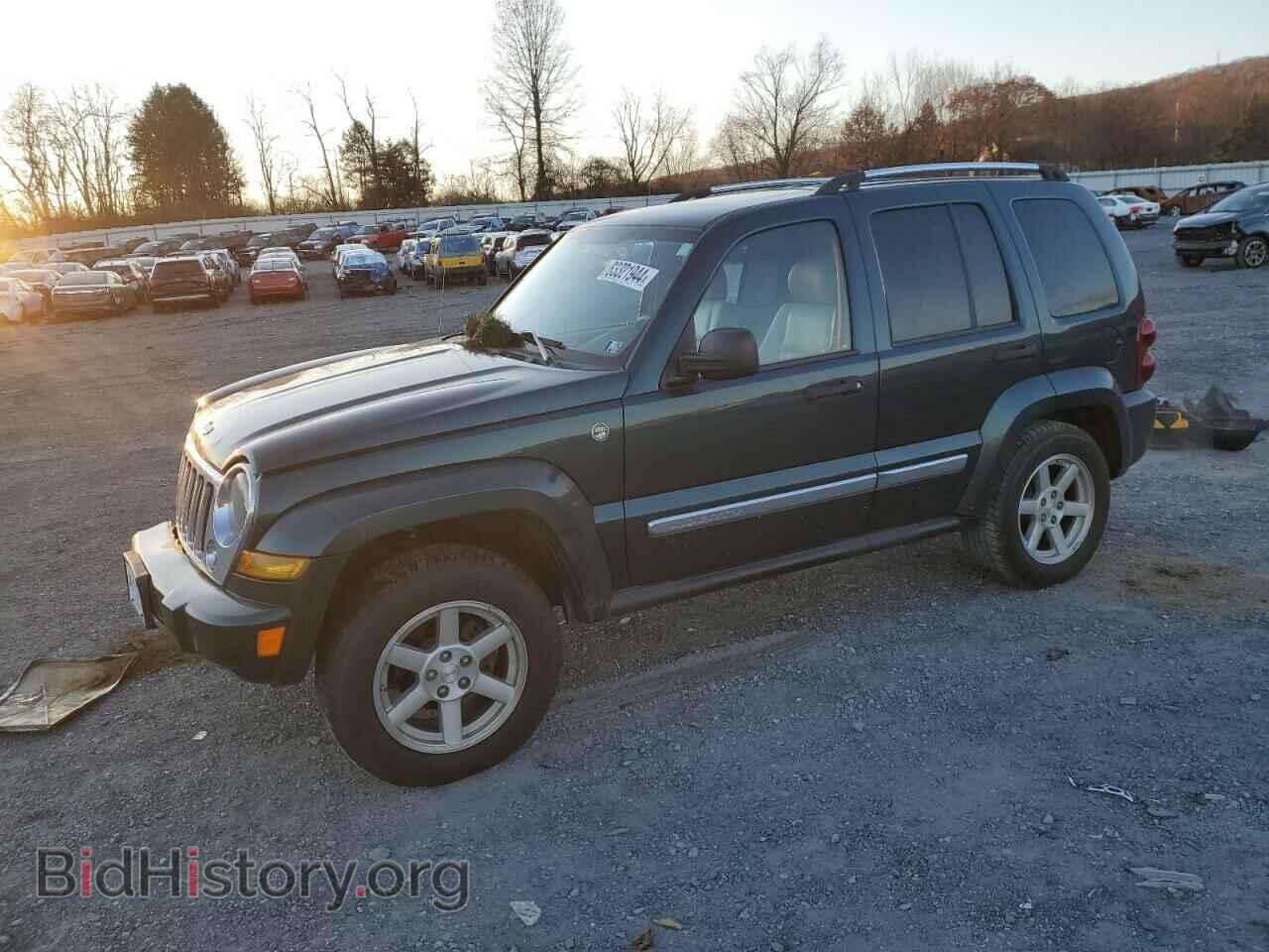 Photo 1J8GL58K65W524260 - JEEP LIBERTY 2005