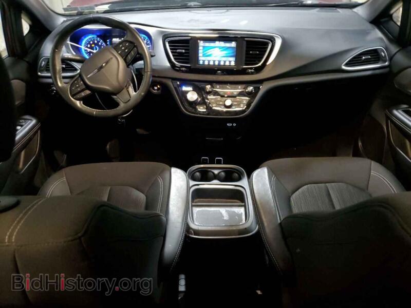 2019 Chrysler PACIFICA (VIN 2C4RC1FG0KR567293) — фото 8 из 13
