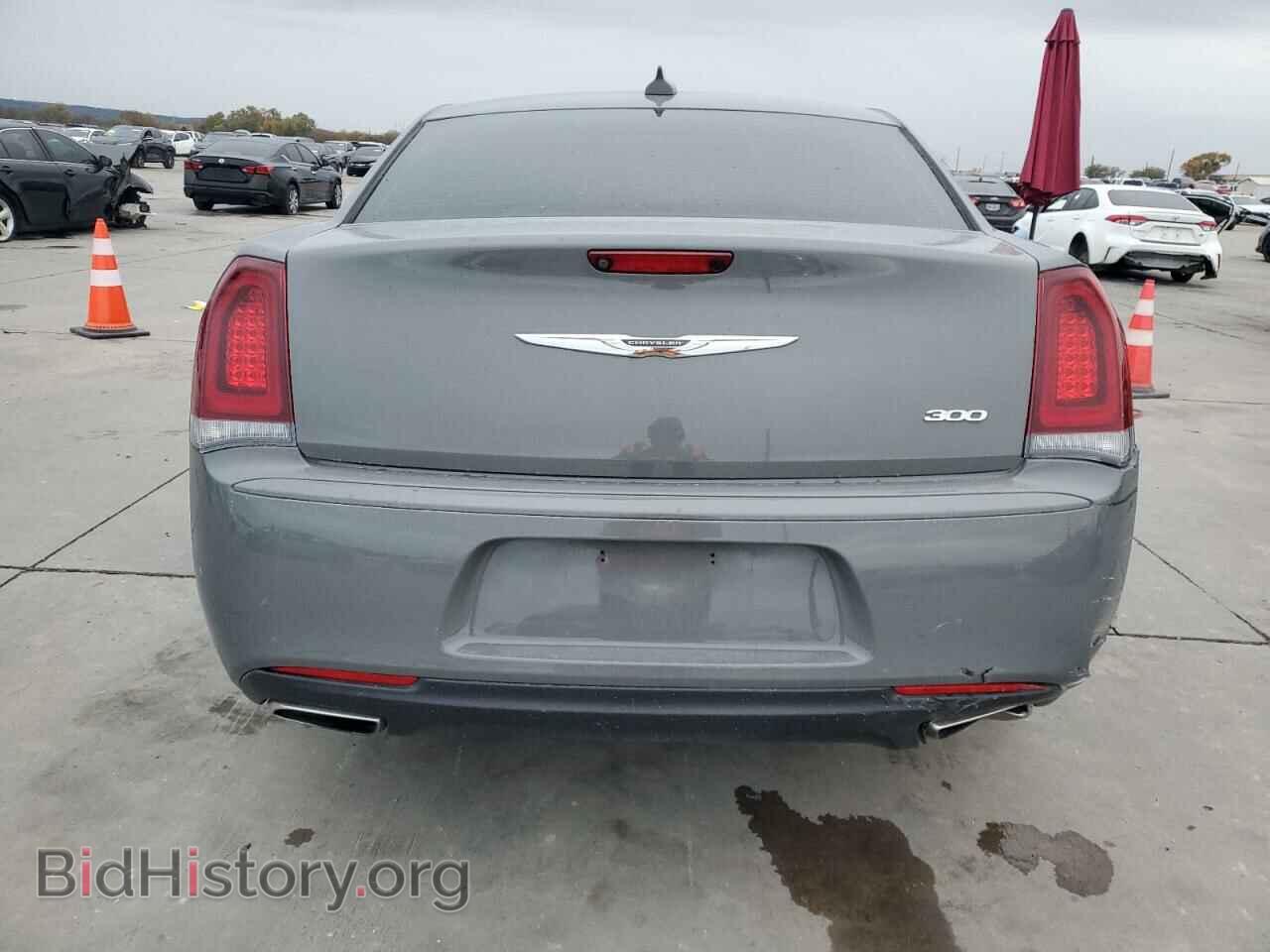 2019 CHRYSLER 300 - VIN: 2C3CCAAG4KH610332 - Фото 6