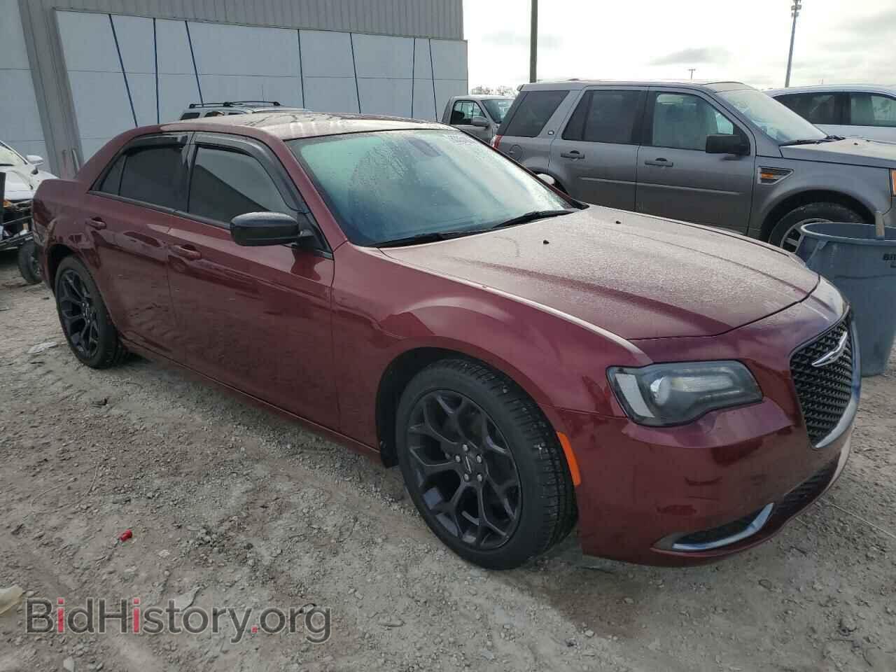2019 CHRYSLER 300 - VIN: 2C3CCAAG4KH738604 - Фото 4