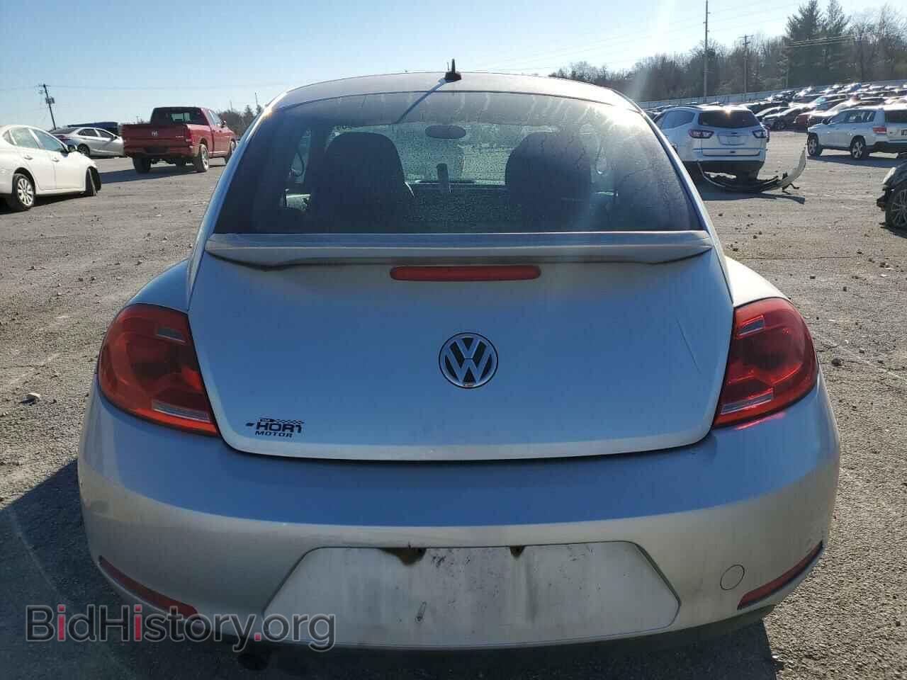 2013 VOLKSWAGEN BEETLE - VIN: 3VWFP7ATXDM613640 - Фото 6