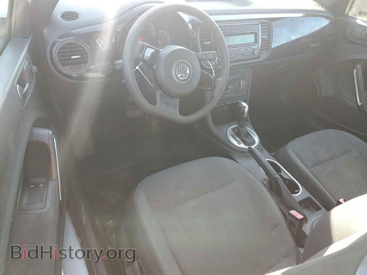 2013 VOLKSWAGEN BEETLE - VIN: 3VWFP7ATXDM613640 - Фото 8