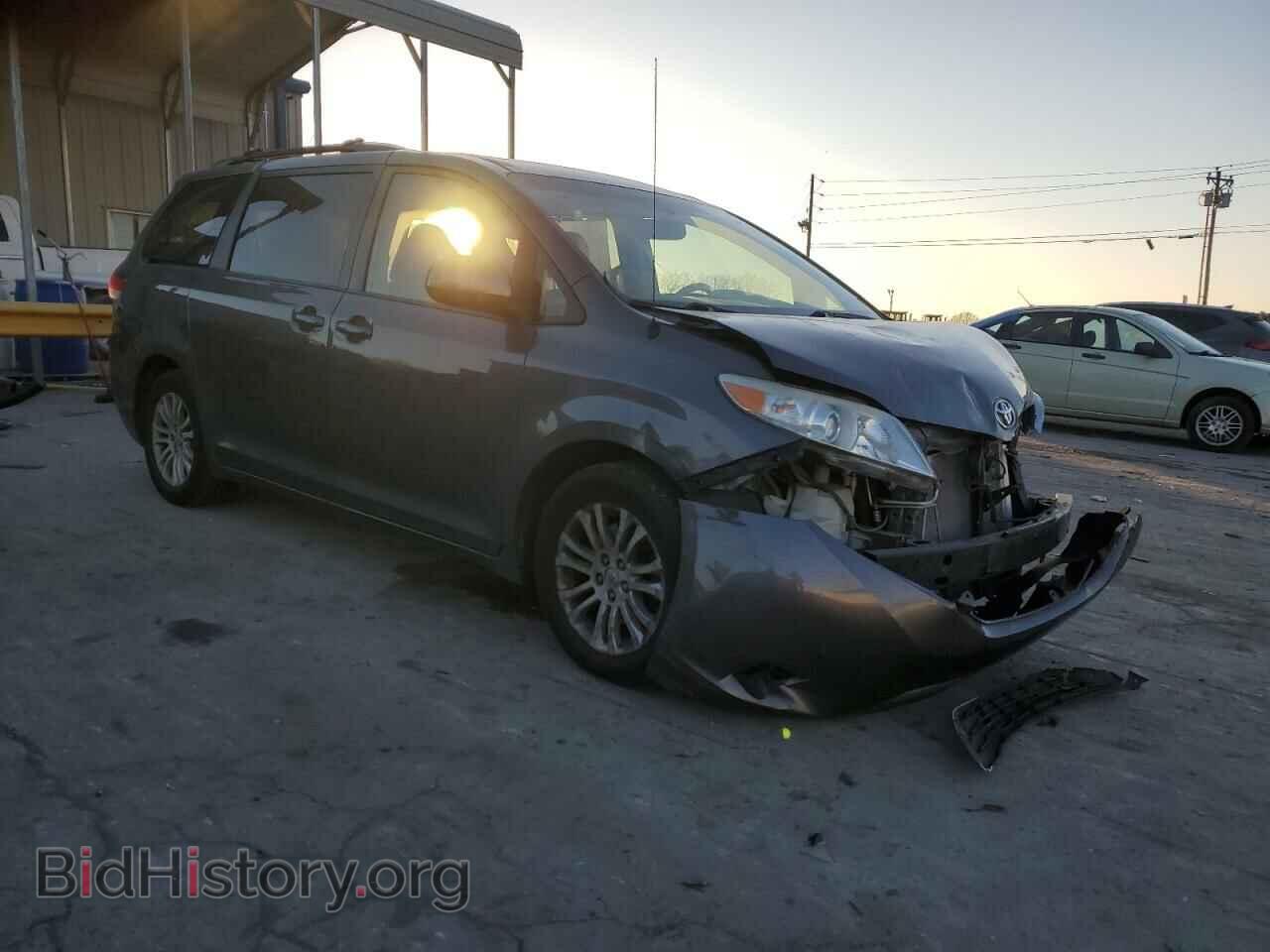 2014 TOYOTA All Models - VIN: 5TDYK3DC4ES477263 - Фото 4