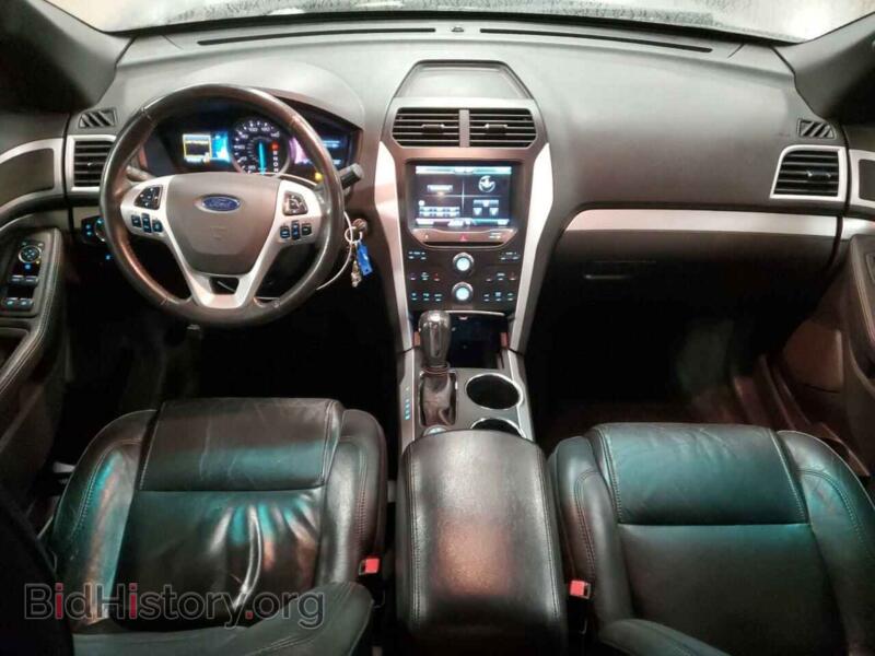 2011 Ford EXPLORER (VIN 1FMHK8D80BGA10772) — фото 8 из 13