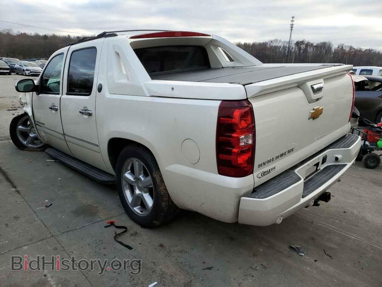2013 CHEVROLET AVALANCHE - VIN: 3GNTKGE75DG269982 - Фото 2