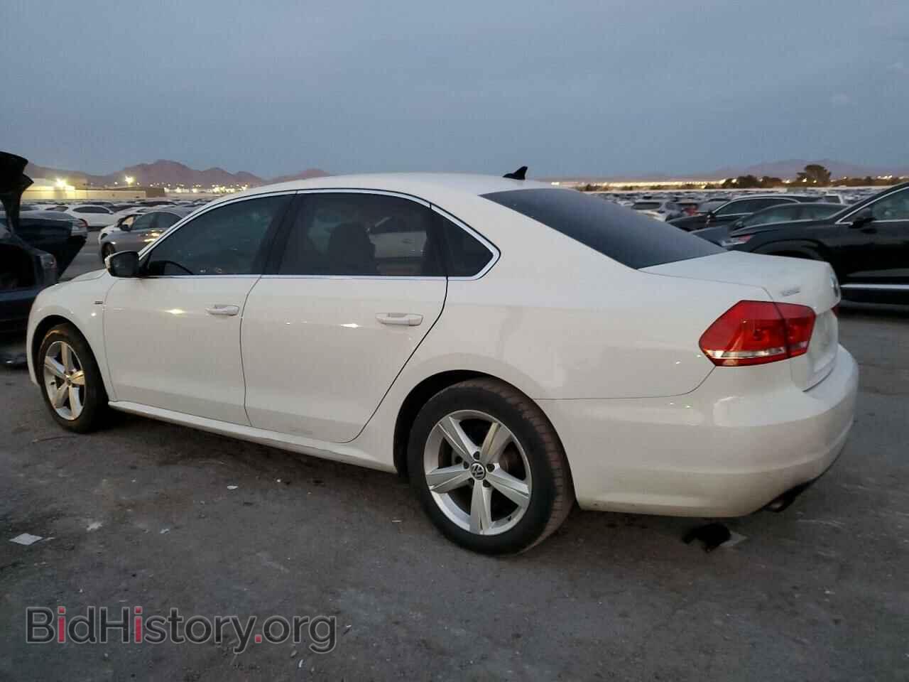 2015 VOLKSWAGEN PASSAT - VIN: 1VWAS7A31FC106283 - Фото 2