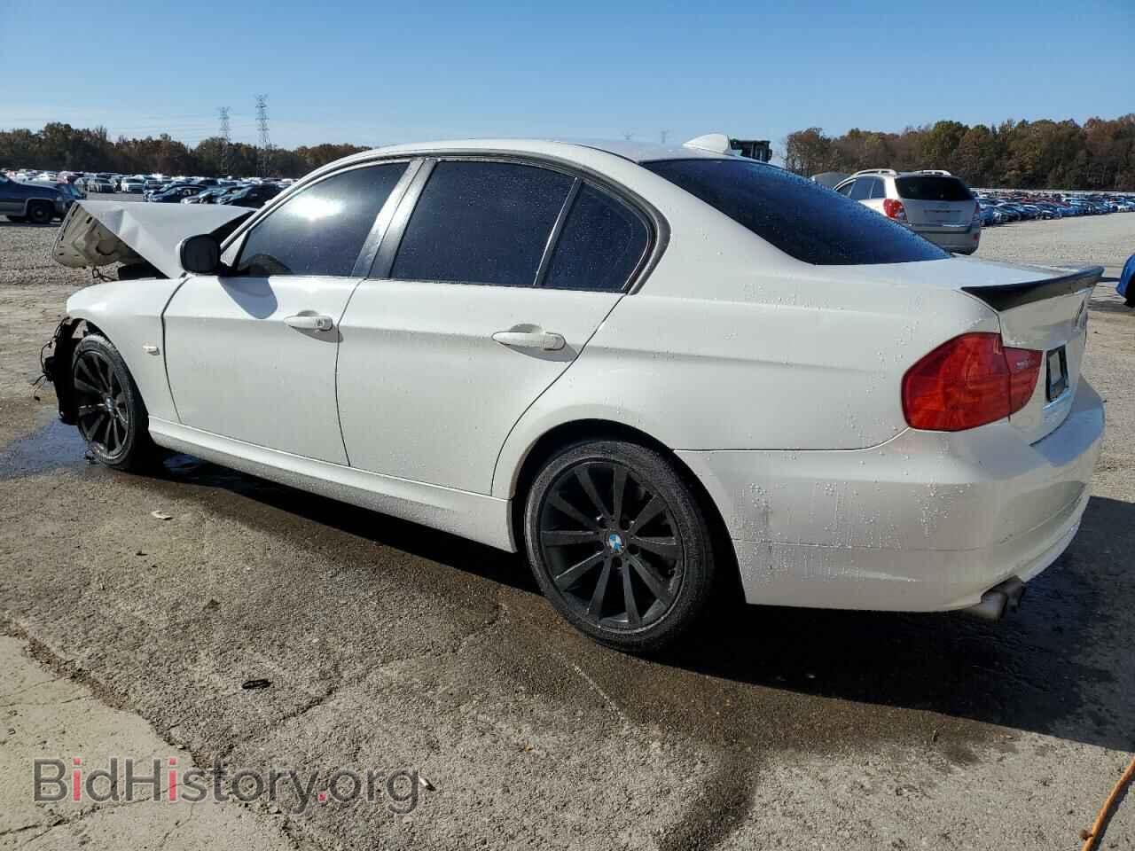 2011 BMW 3 SERIES - VIN: WBAPH7C51BE678380 - Фото 2