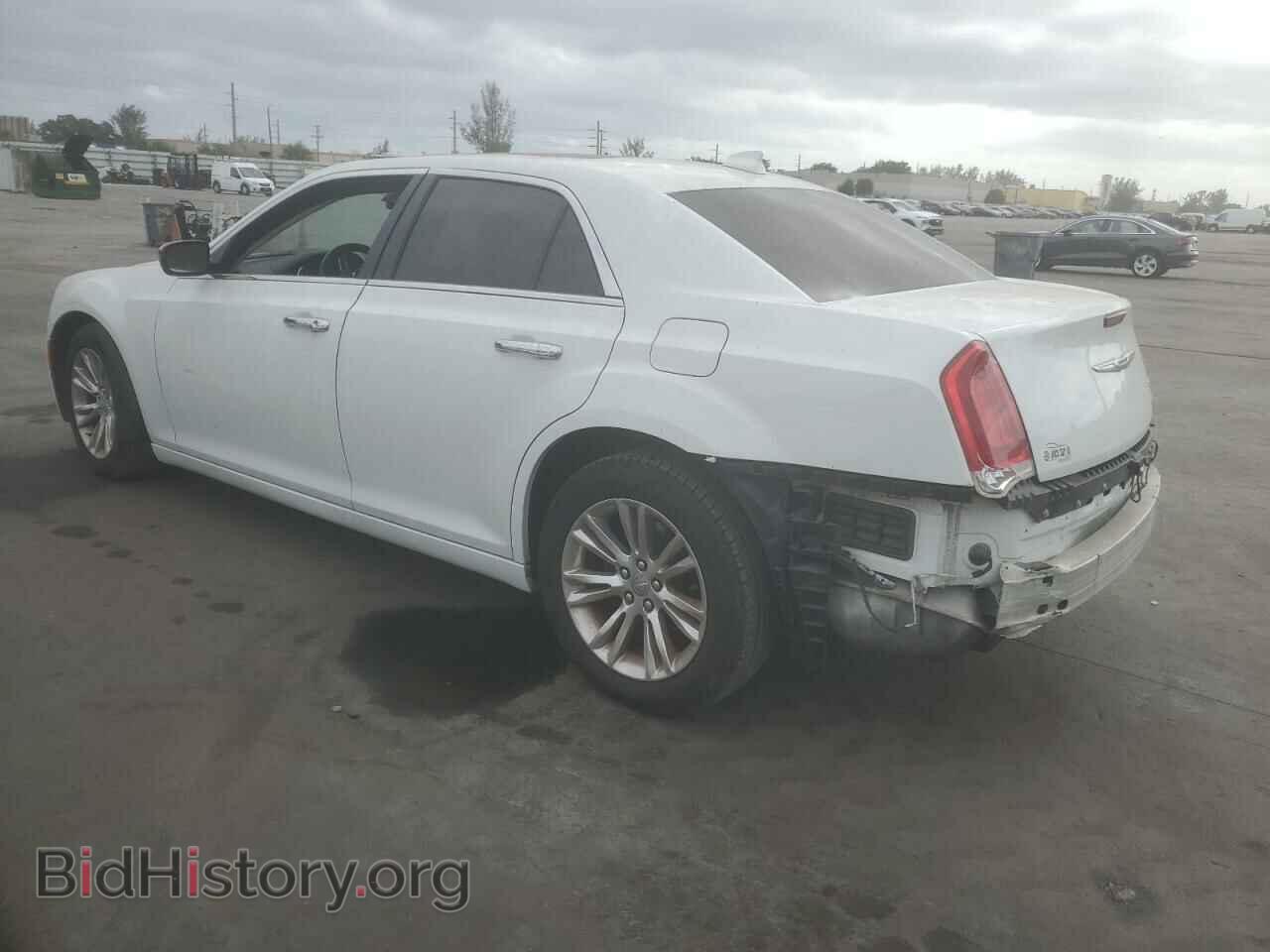2017 CHRYSLER 300 - VIN: 2C3CCAEG5HH571155 - Фото 2