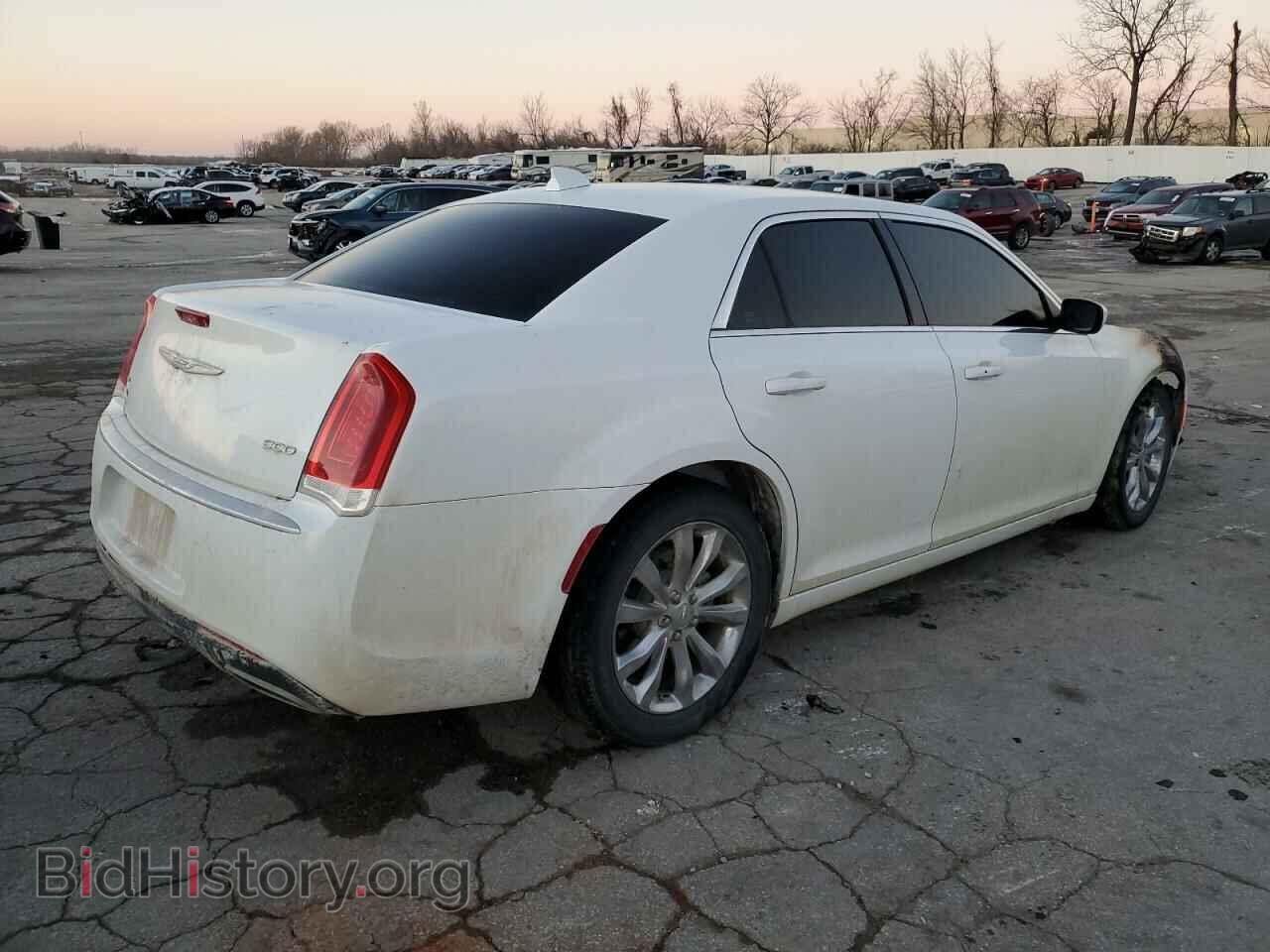 2018 CHRYSLER 300 - VIN: 2C3CCARG8JH302423 - Фото 3