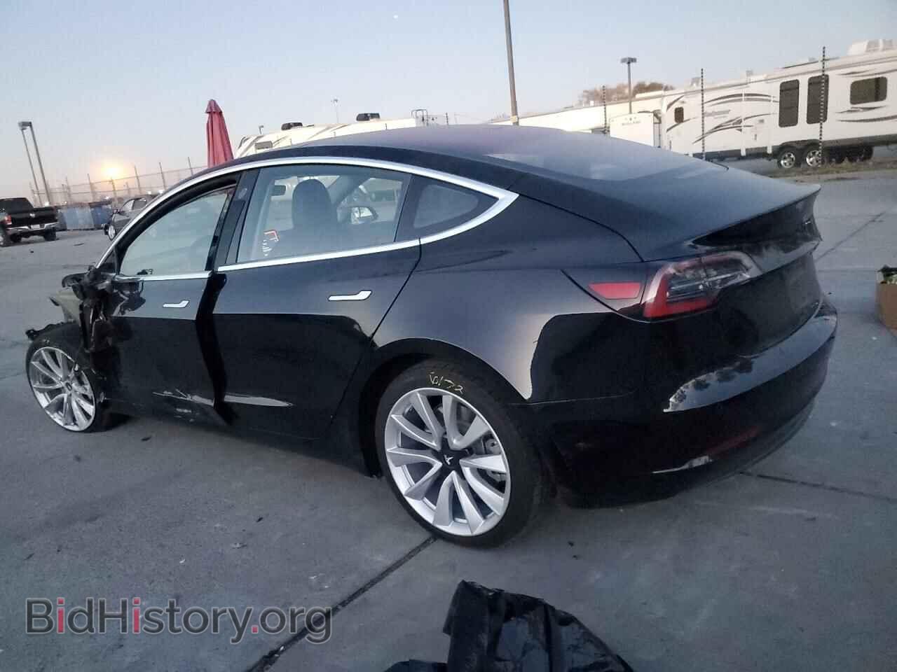 2018 TESLA MODEL 3 - VIN: 5YJ3E1EA7JF015037 - Фото 2