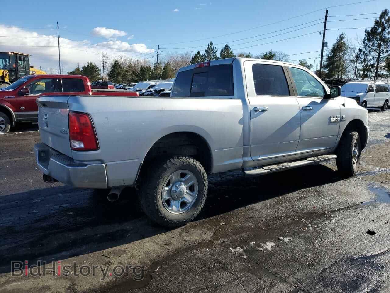 2016 RAM All Models - VIN: 3C6UR5DL0GG328573 - Photo 3