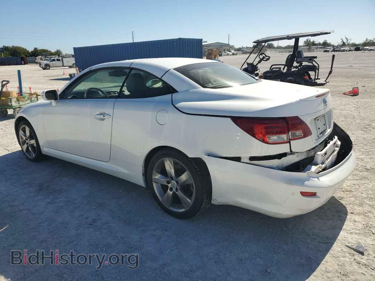 2011 LEXUS IS - VIN: JTHFF2C20B2518102 - Photo 2