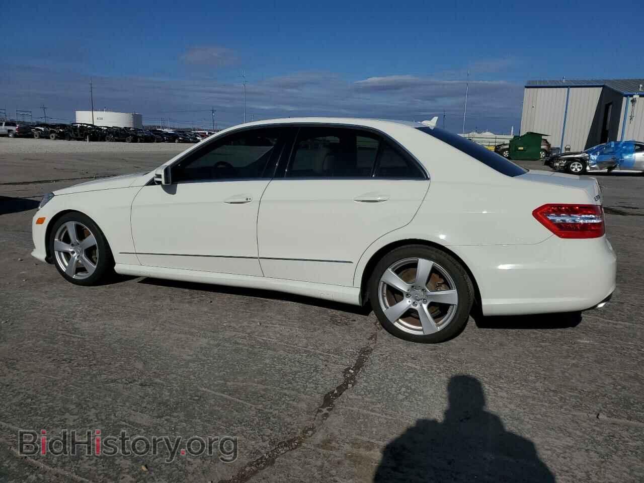 2011 MERCEDES-BENZ E-CLASS - VIN: WDDHF5GB4BA282779 - Фото 2