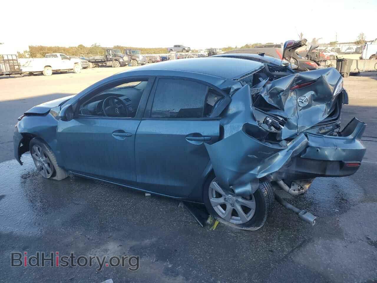 2011 MAZDA 3 - VIN: JM1BL1VF0B1418915 - Фото 2