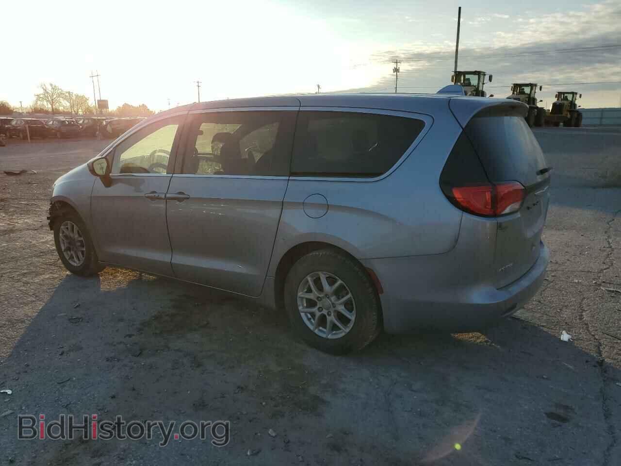 2018 CHRYSLER PACIFICA - VIN: 2C4RC1CG5JR276520 - Photo 2