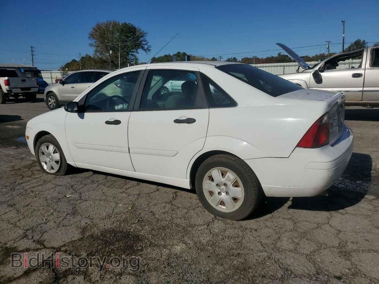 2007 FORD FOCUS - VIN: 1FAFP34N87W117075 - Фото 2