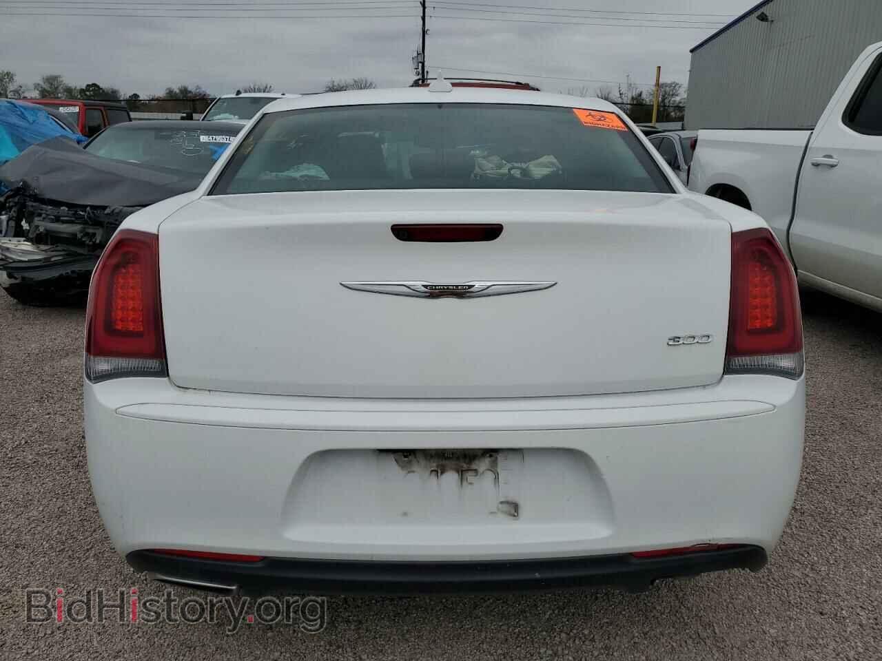 2019 CHRYSLER 300 - VIN: 2C3CCAAG1KH746059 - Фото 6