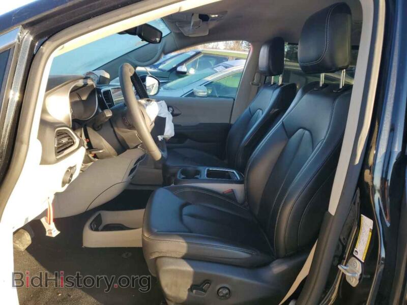 2024 Chrysler PACIFICA (VIN 2C4RC1BG1RR101744) — фото 7 из 13