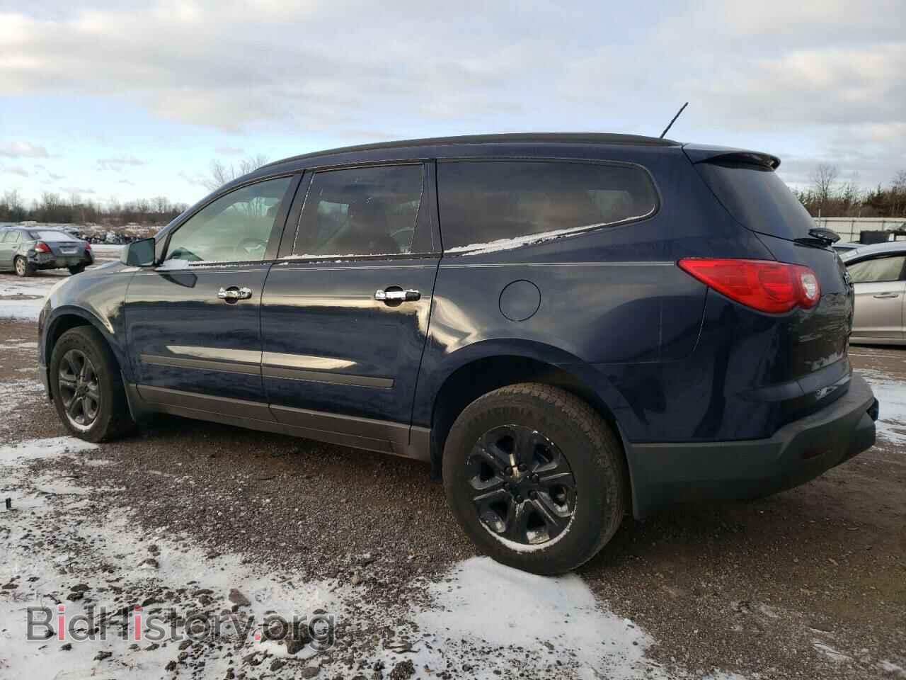 2011 CHEVROLET TRAVERSE - VIN: 1GNKRFED6BJ314138 - Фото 2