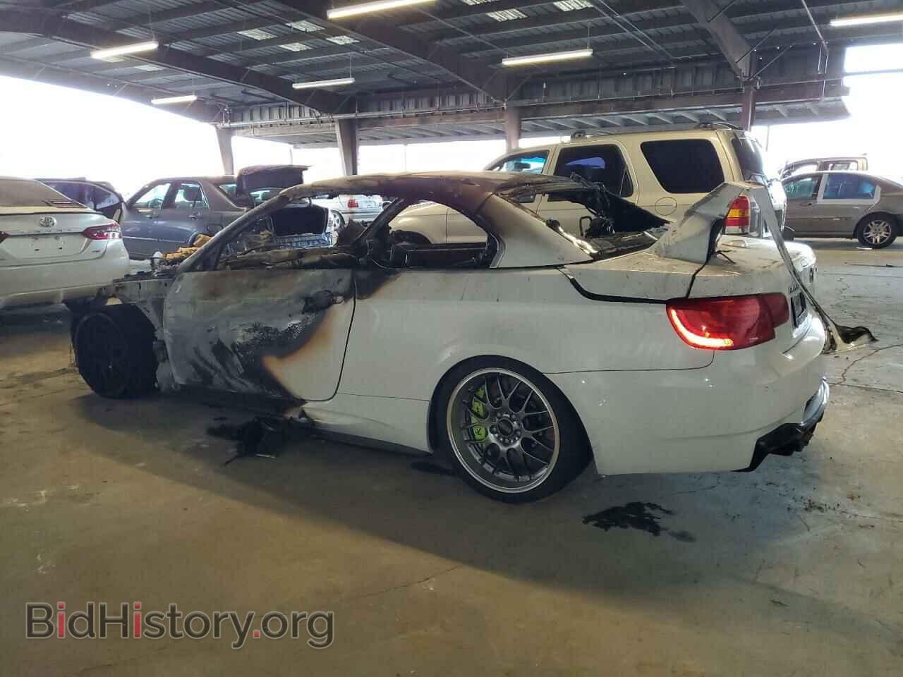 2011 BMW M3 - VIN: WBSDX9C50BE399046 - Фото 2