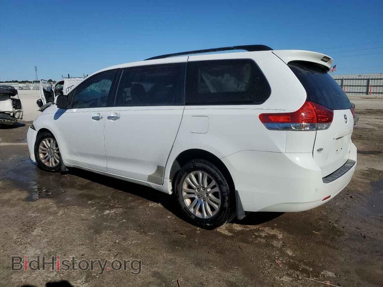 2011 TOYOTA All Models - VIN: 5TDYK3DC9BS130104 - Фото 2
