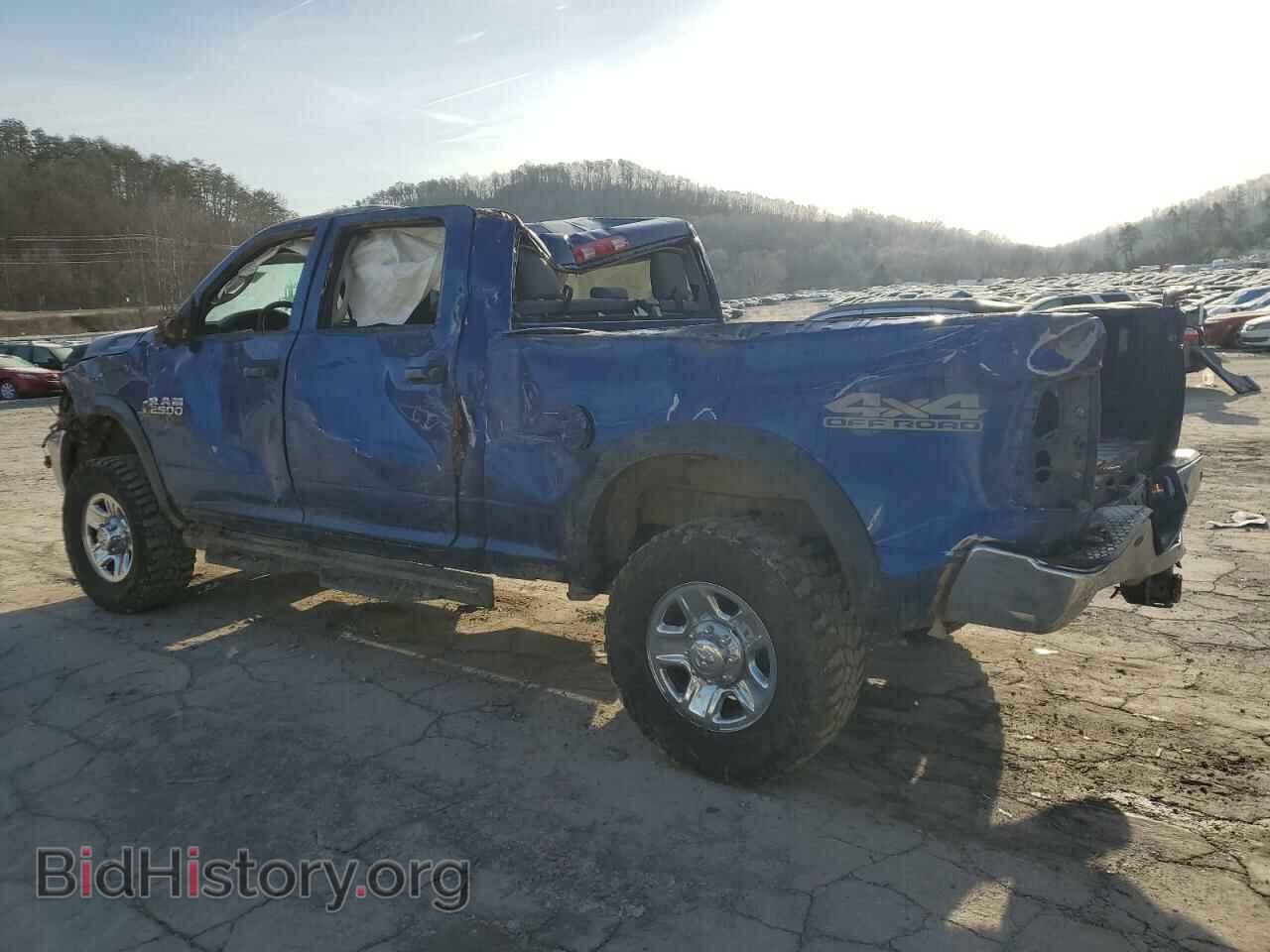 2018 RAM All Models - VIN: 3C6UR5CL1JG201615 - Фото 2