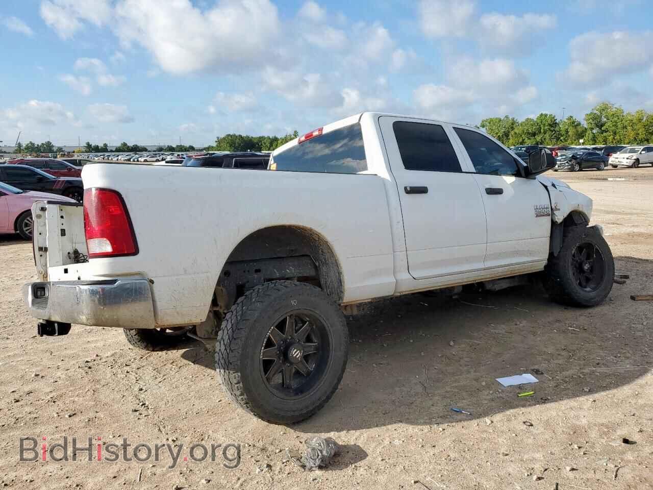 2018 RAM All Models - VIN: 3C6UR5CL4JG290631 - Фото 3