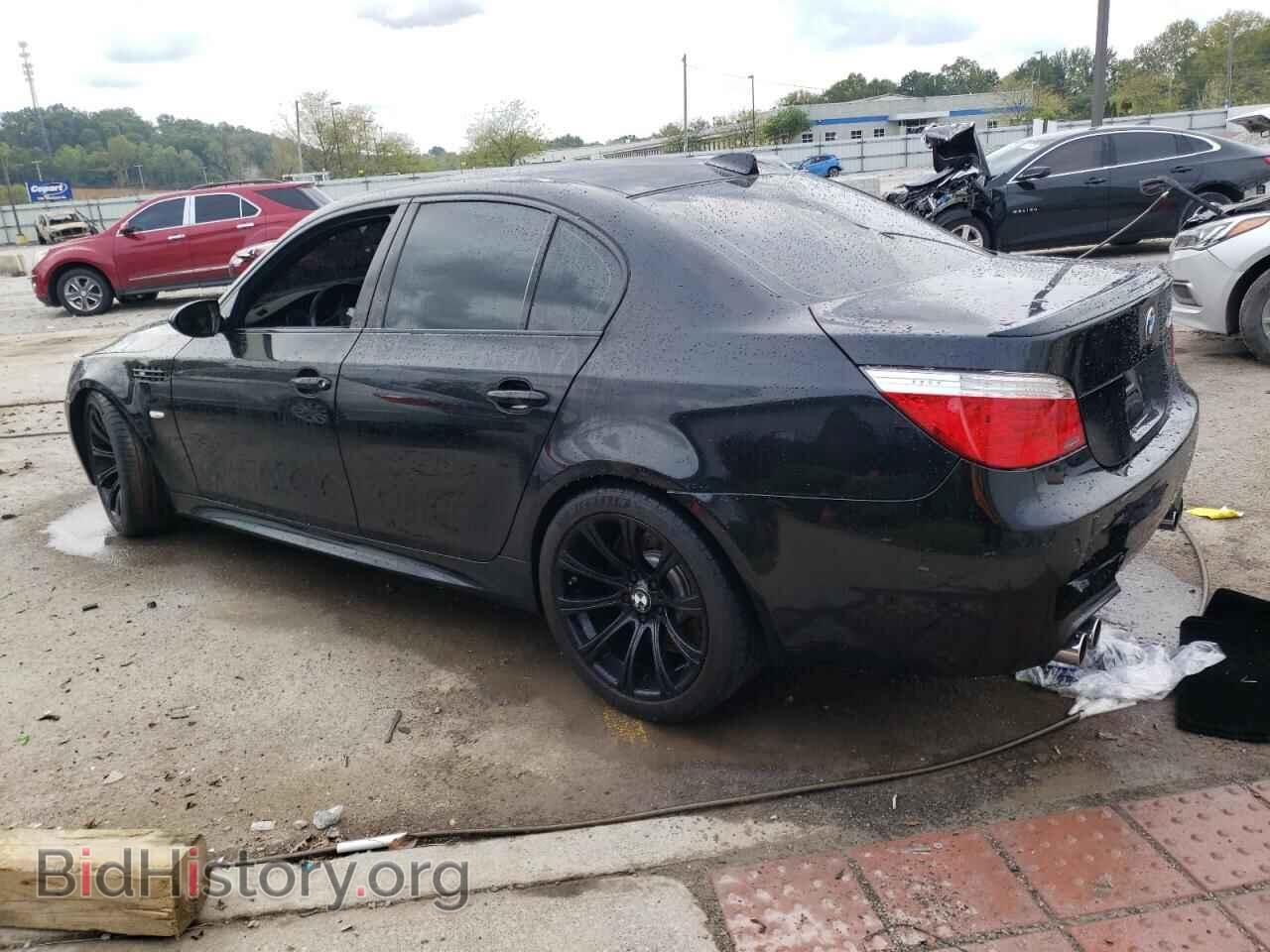 2008 BMW M5 - VIN: WBSNB93548CX09643 - Фото 2