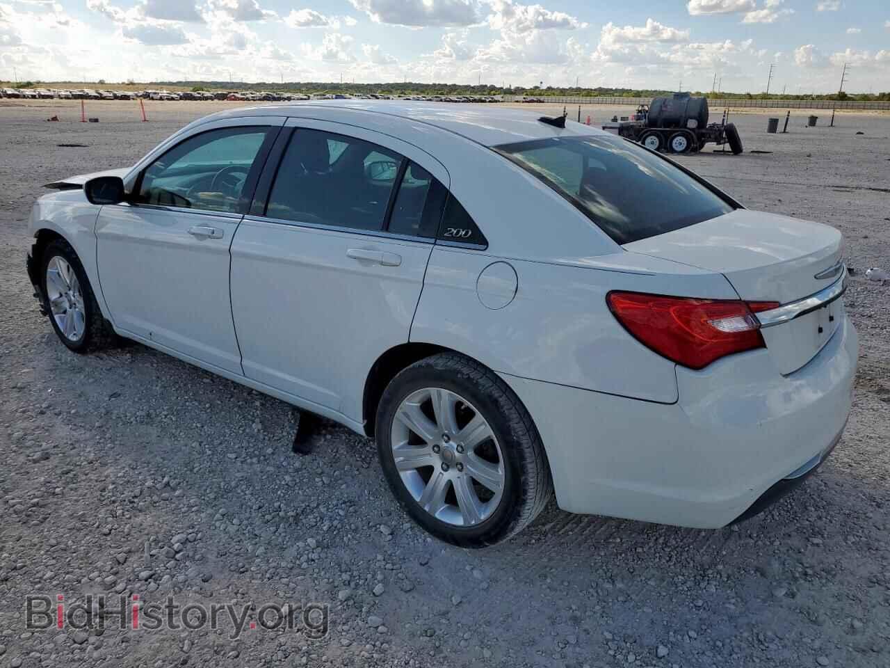 2013 CHRYSLER 200 - VIN: 1C3CCBBB2DN578340 - Фото 2