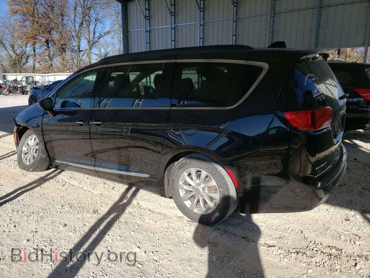 2017 CHRYSLER PACIFICA - VIN: 2C4RC1BG6HR741205 - Photo 2