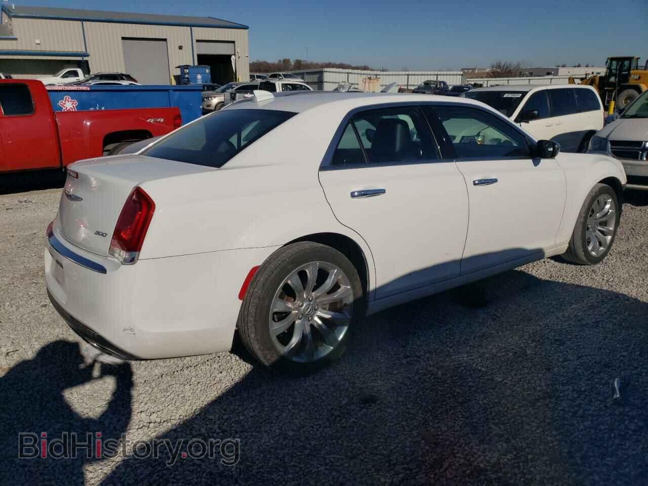 2019 CHRYSLER 300 - VIN: 2C3CCAEG7KH528640 - Фото 3