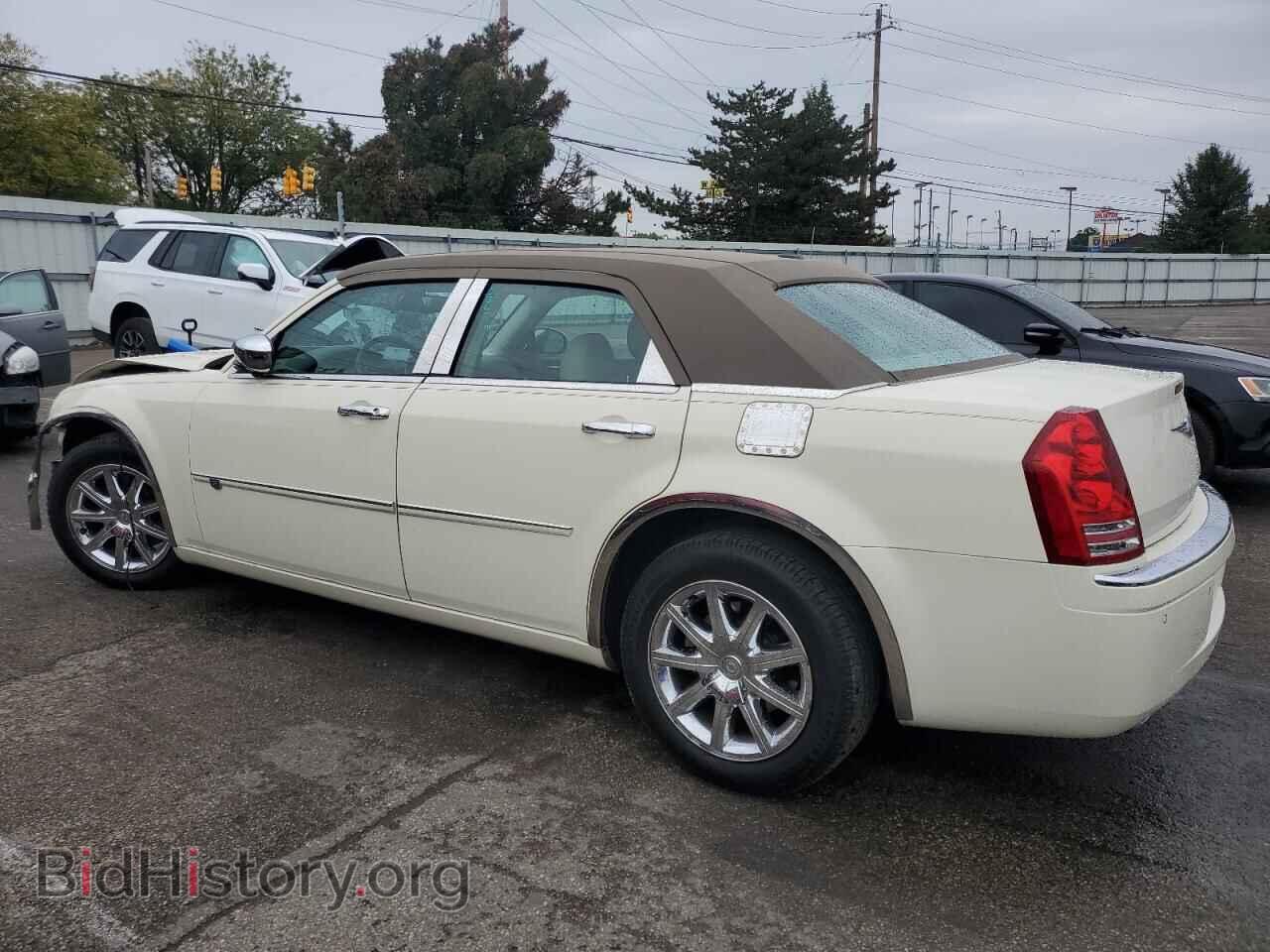 2010 CHRYSLER 300 - VIN: 2C3CA6CT2AH274580 - Photo 2