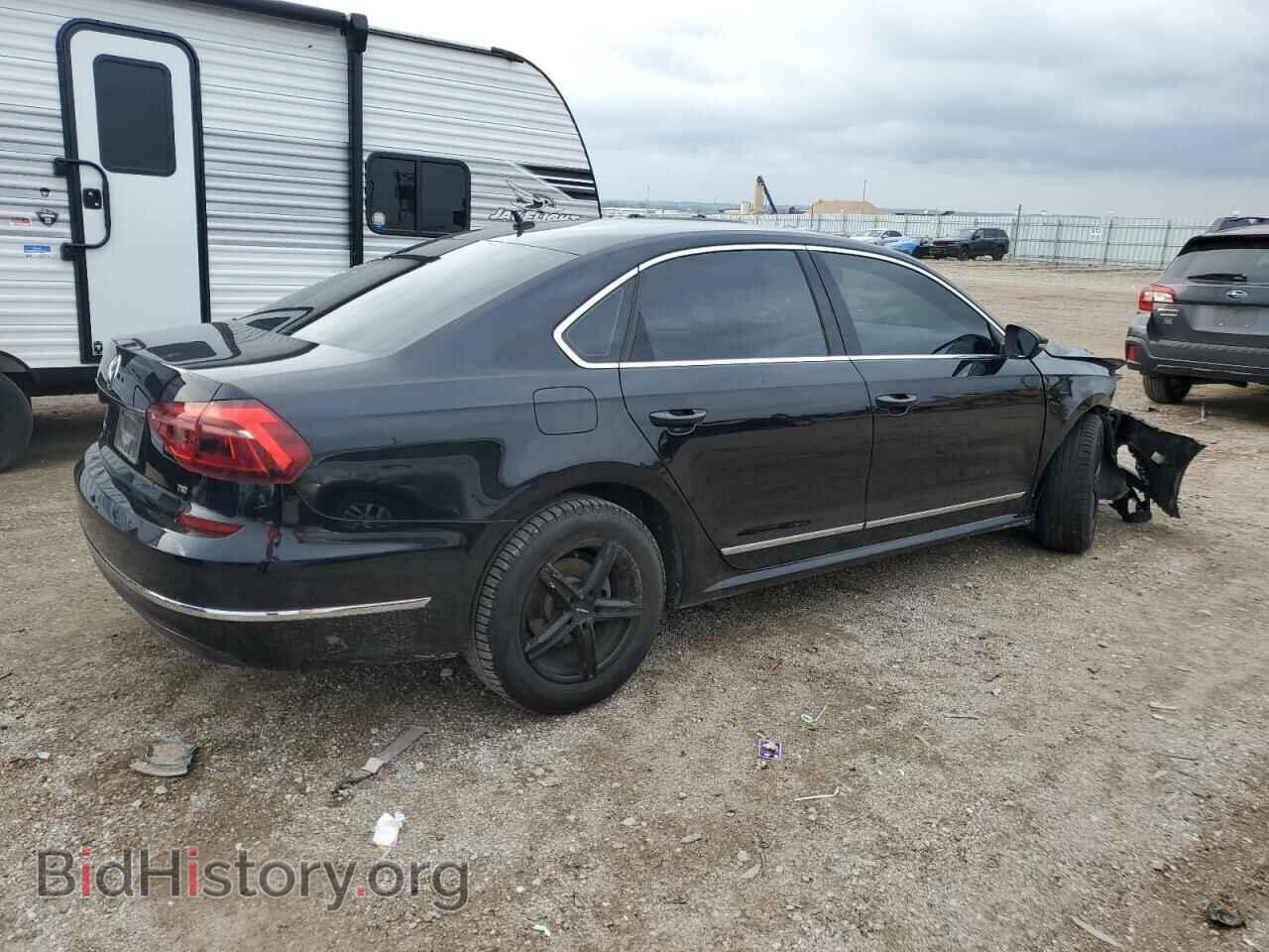 2017 VOLKSWAGEN PASSAT - VIN: 1VWAT7A34HC082576 - Фото 3