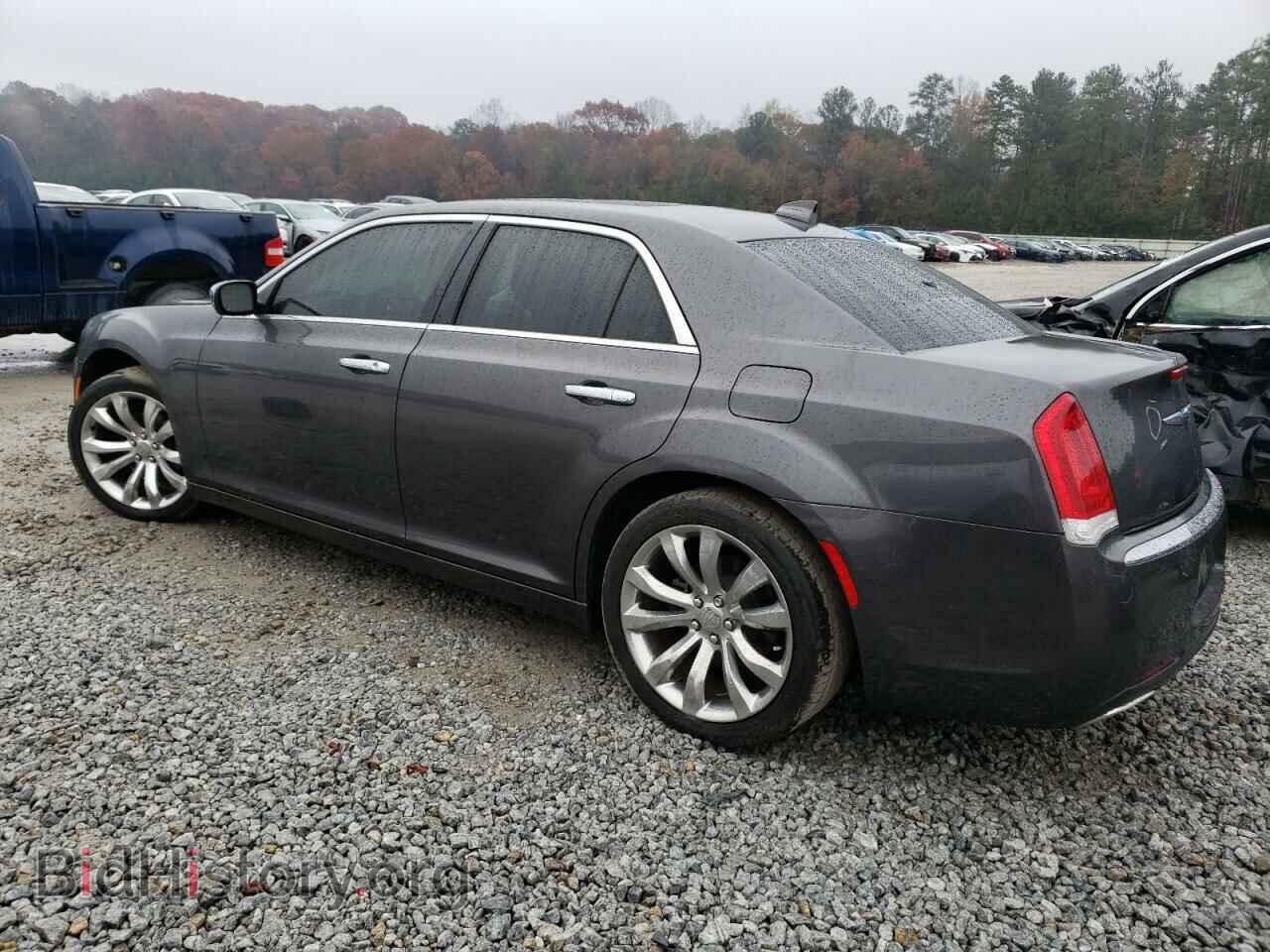 2019 CHRYSLER 300 - VIN: 2C3CCAEG4KH577648 - Фото 2